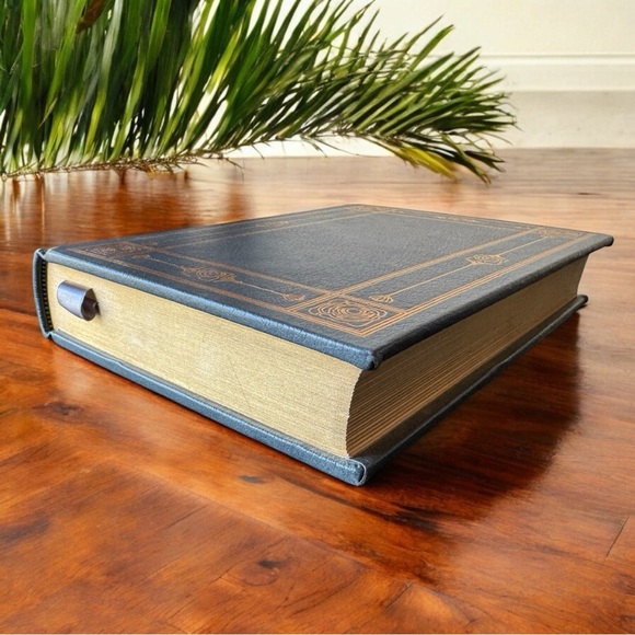 Franklin Library Kiss Me Again, Stranger Daphne du Maurier 1981 Hardcover - Picture 5 of 14